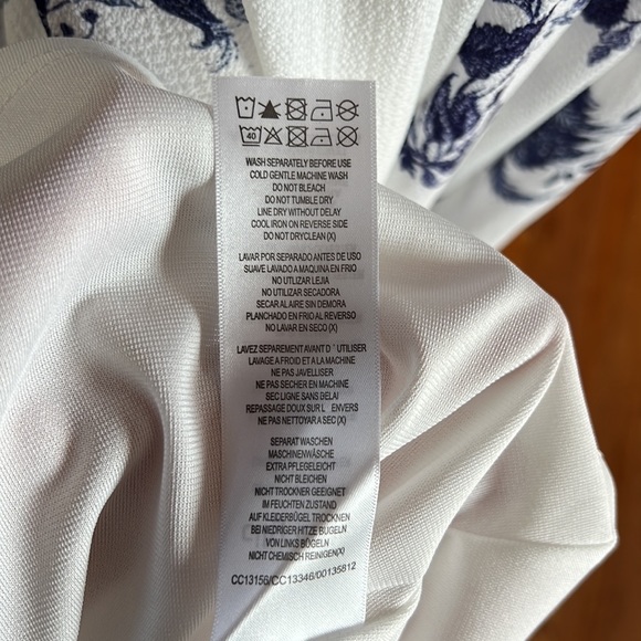 City Chic 16W Shinjuku White & Blue Floral Maxi Dress - Picture 12 of 13